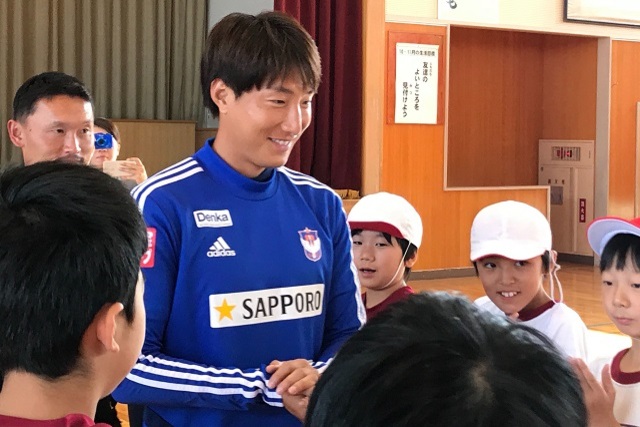 【フォト日記】トップチーム選手がホームタウン新潟市の小学校を訪問