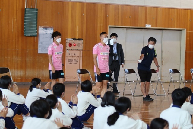【フォト日記】堀米悠斗選手、早川史哉選手が新潟市立内野中学校を訪問