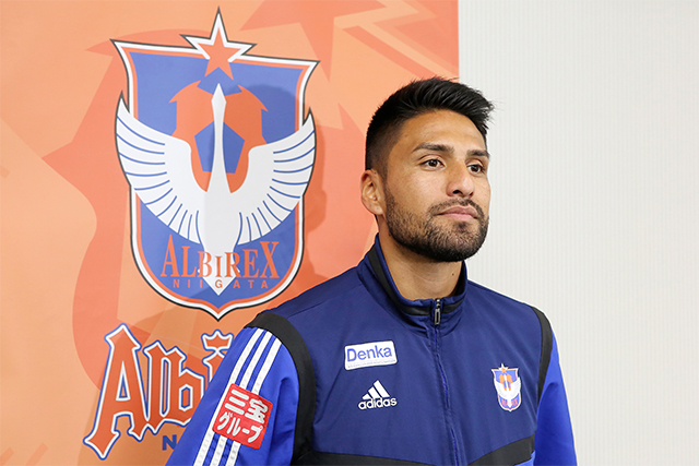 フォト日記 マウロ選手新潟入り 報道対応を行いました アルビレックス新潟 公式サイト Albirex Niigata Official Website