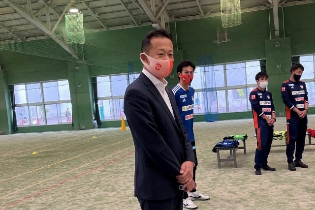 フォト日記 明治安田生命新潟支社 サッカー教室を開催 アルビレックス新潟 公式サイト Albirex Niigata Official Website